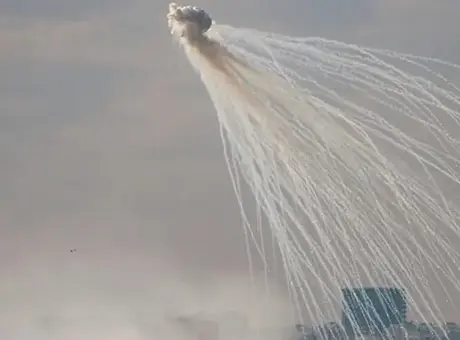 İsrail kana doymuyor! Lübnan'ın güneyini fosfor bombasıyla hedef aldı